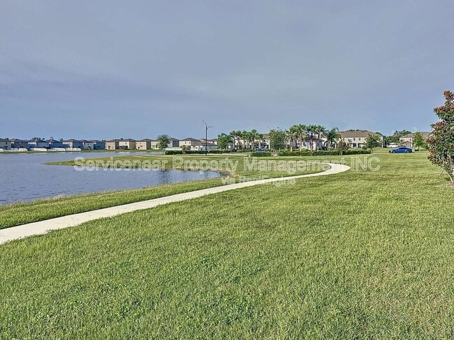 Building Photo - 734 Royal Empress Dr