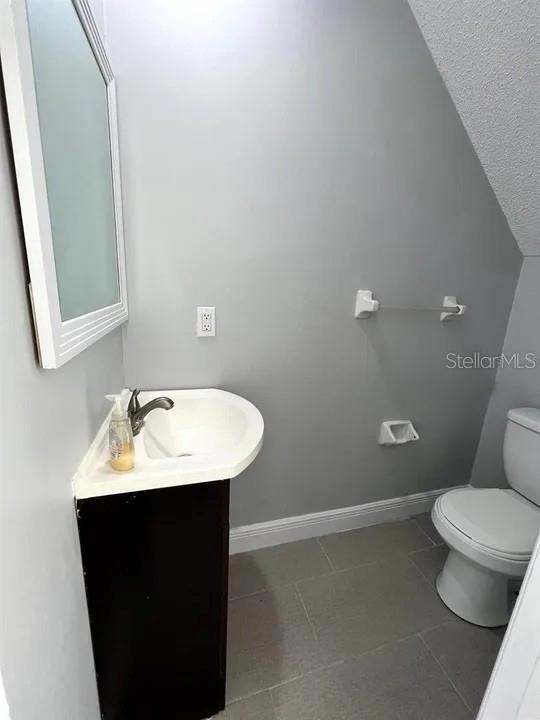 Building Photo - 453 Hemlock St