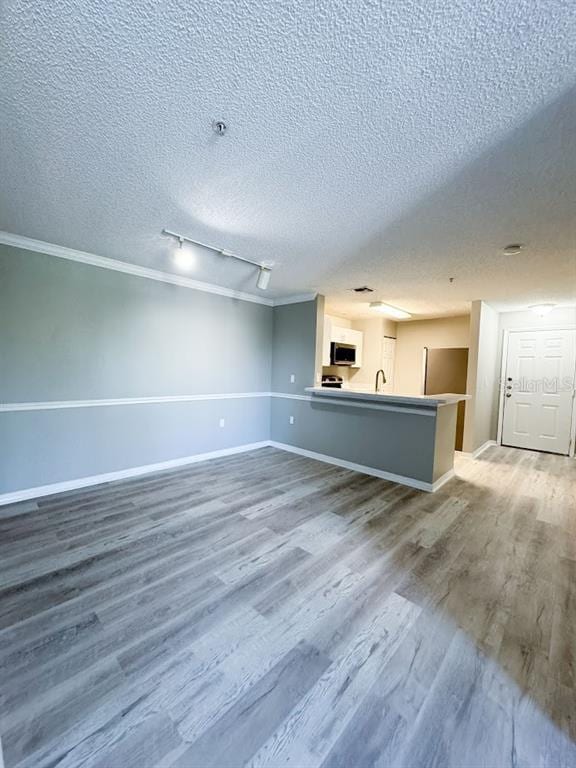 Building Photo - 1919 Summer Club Dr