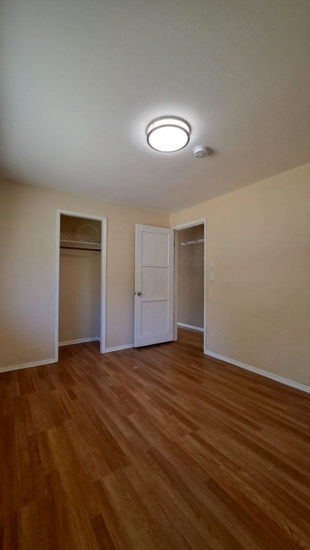 Building Photo - 2 Bedroom 1 Bath Duplex
