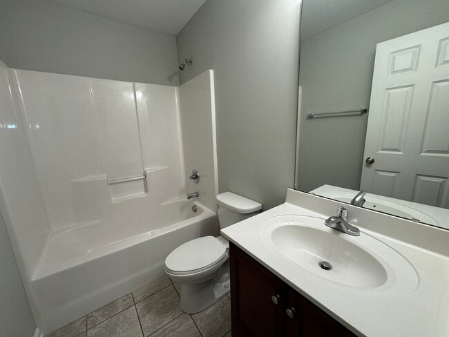 Building Photo - MOVE-IN READY!