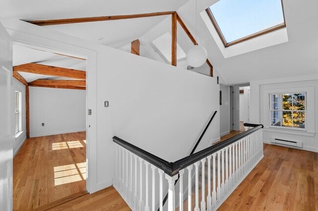 Building Photo - 14 Lynde St