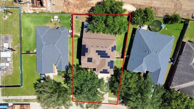 Building Photo - 13114 Oak Ledge Dr