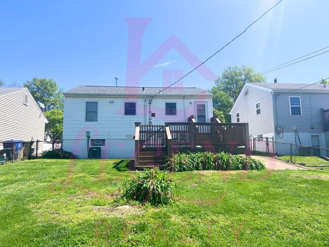 Building Photo - COMING SOON!  Adorable 2 Bedroom Home in Clifton Heights!  No Showings Until After 6/1!
