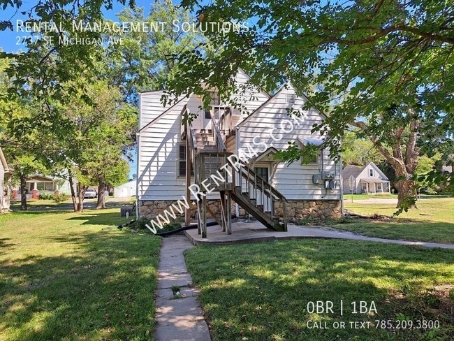 Building Photo - 2737 SE Michigan Ave