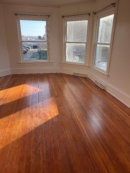 Building Photo - 325 W Grand Ave