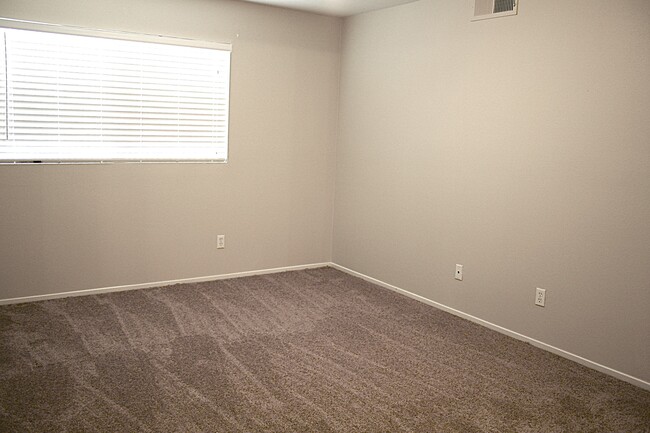 Building Photo - 8225 Diamond Star Ct