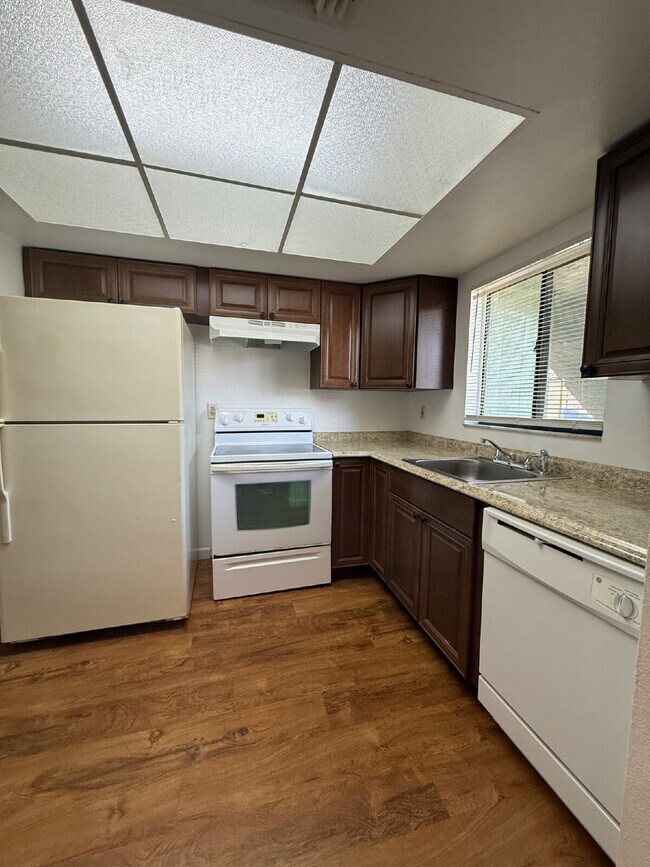 Building Photo - 2 bedroom, 2 bathroom in College Pines!