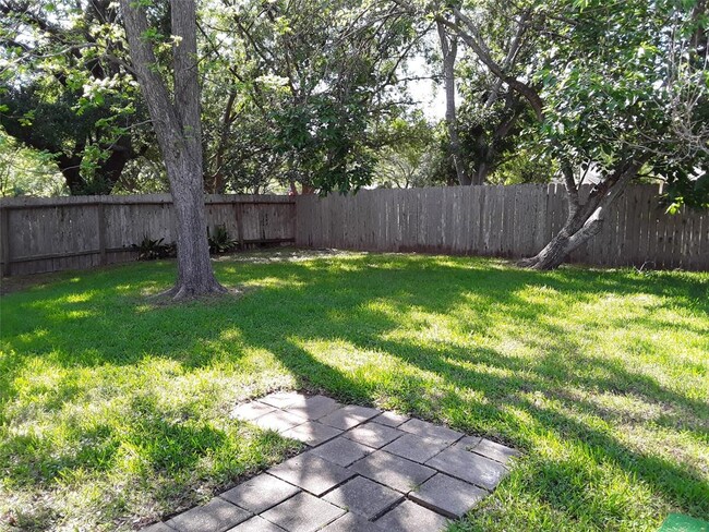 Building Photo - 3119 E Heatherock Cir