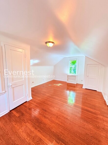 Building Photo - 10620 McKinney St