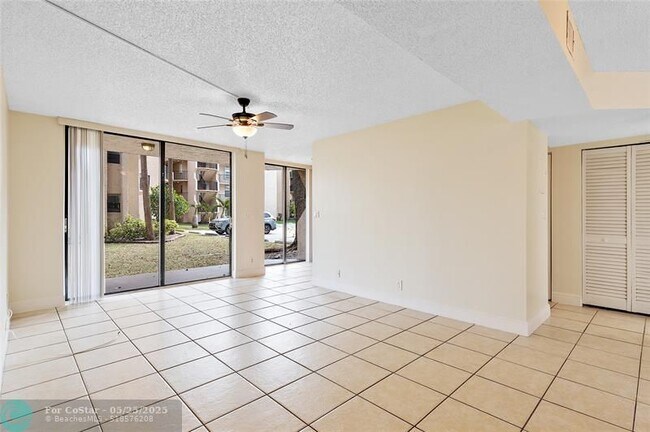 Building Photo - 3550 Blue Lake Dr