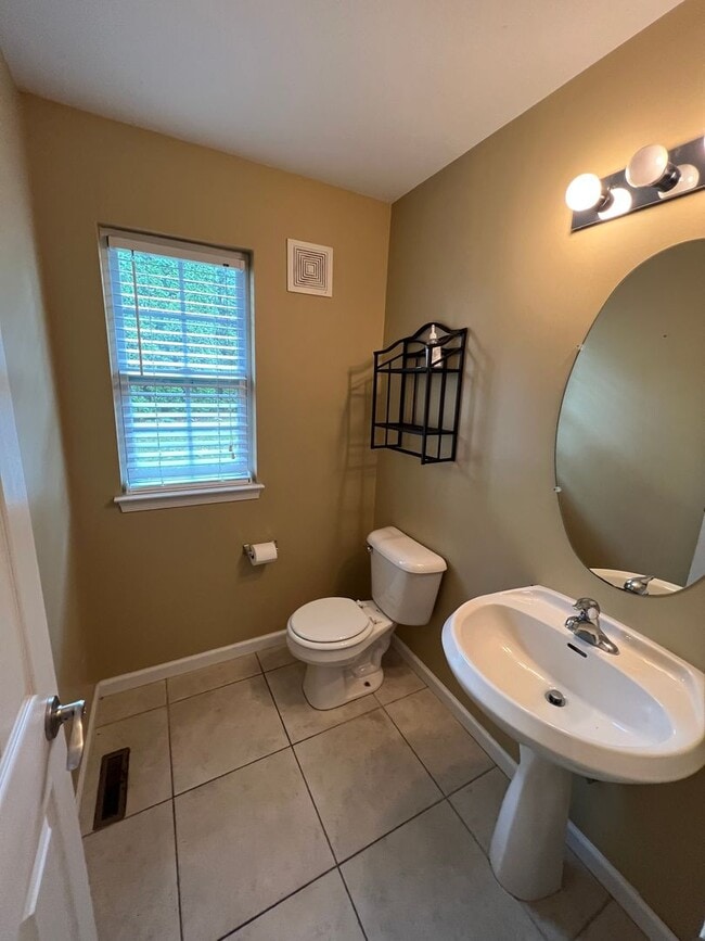 Building Photo - Available NOW 3BR HOME in Whitehall, PA!