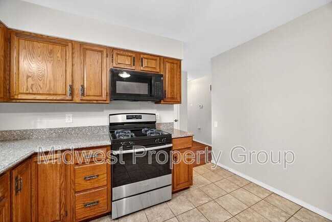 Building Photo - 1225 Night Dr