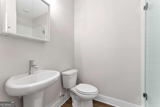 Building Photo - 1272 Longreen Ter NW