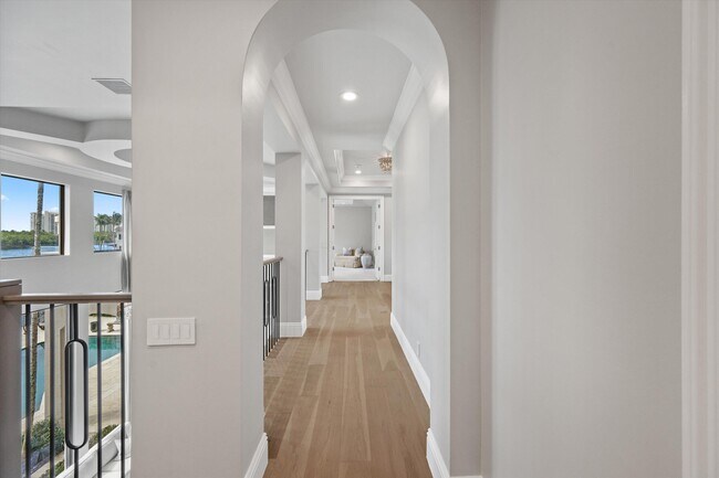 Building Photo - 7474 NE Bay Cove Ct