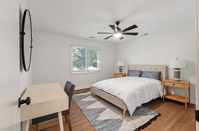 Building Photo - 8 Grove St