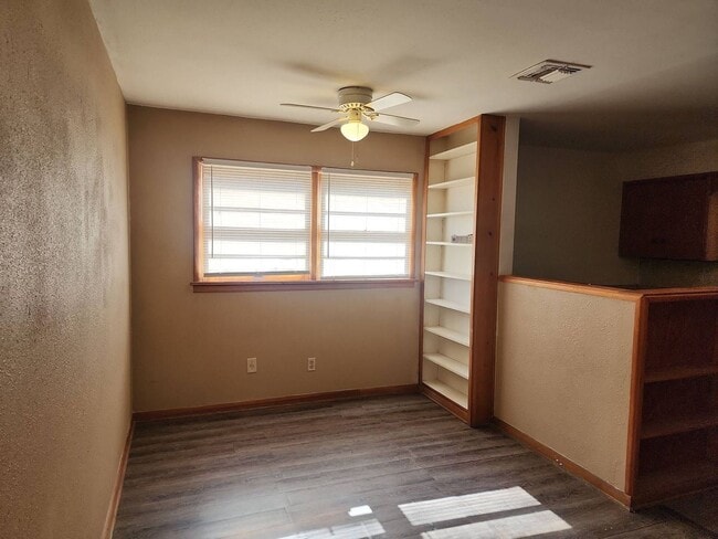 Building Photo - 2 Bed 1.5 Bath in OKC!