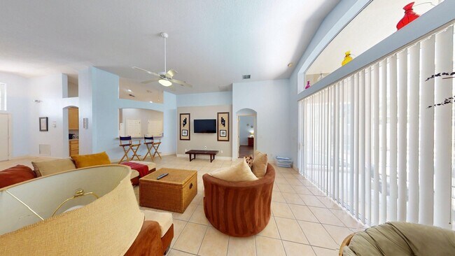 Building Photo - 4 BR 3 BA          POOL HOME    Highlands ...