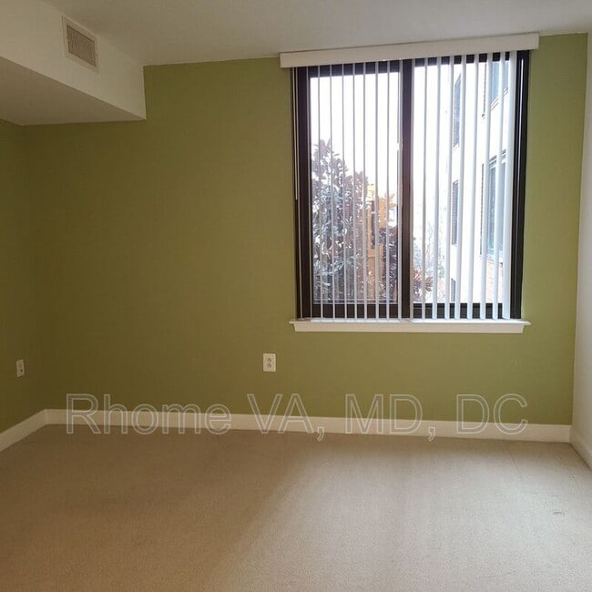 Building Photo - 2451 Midtown Ave