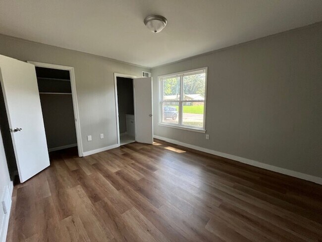 Building Photo - Renovated 3 Bedroom 1.5 Bath Home for Rent!