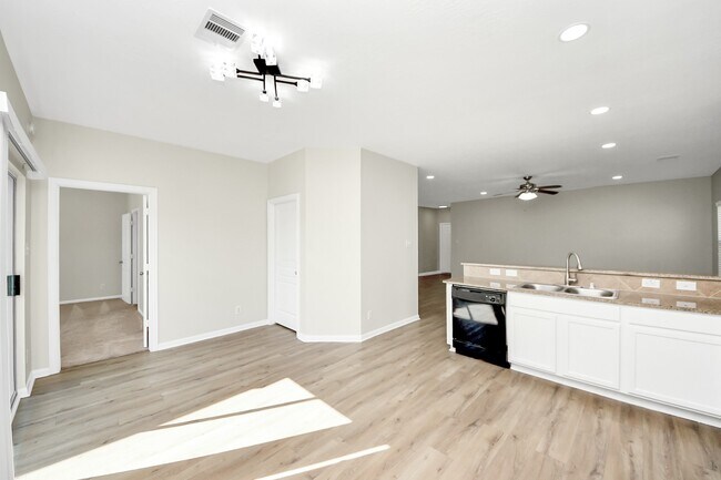 Building Photo - 11015 Harston Dr