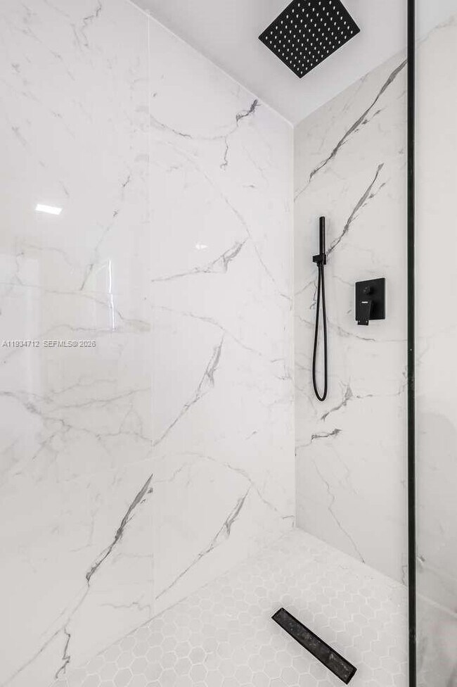 Building Photo - 1547 NW 2nd St