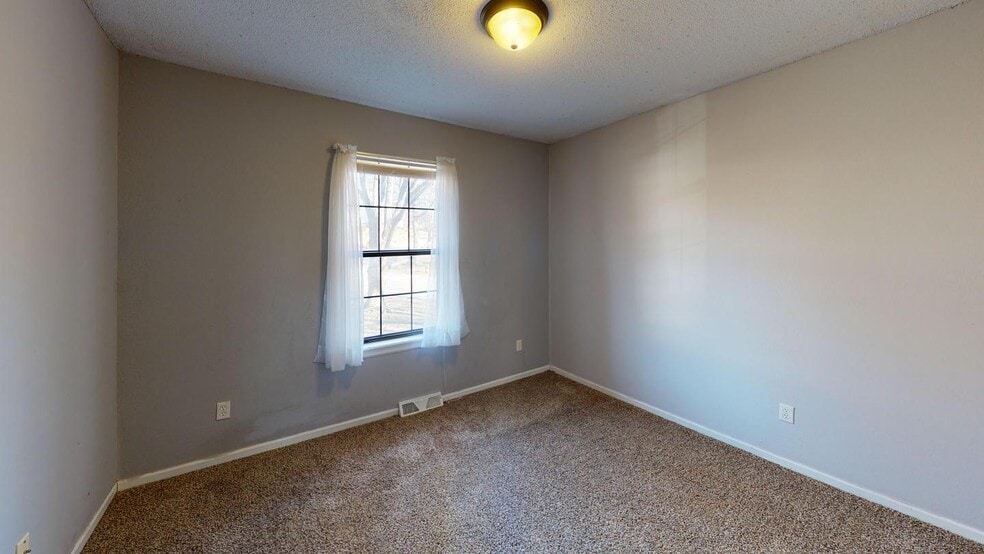 Building Photo - 4809 S Kendall Dr