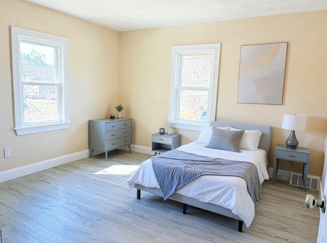 Building Photo - 53 Gale Rd