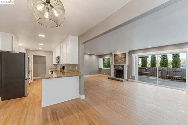 Building Photo - 23965 Mayville Dr