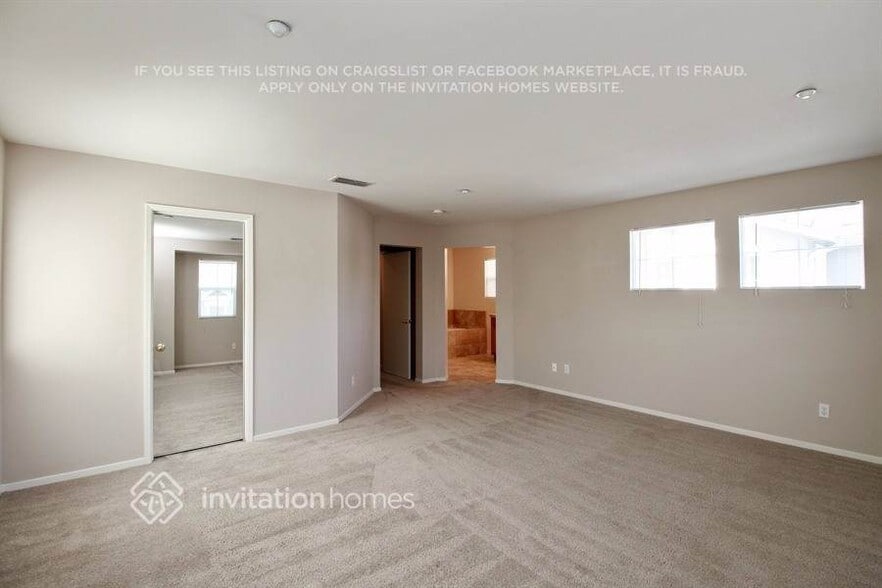 Building Photo - 73 Roadrunner St