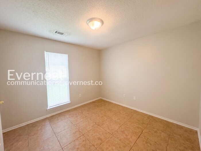 Building Photo - 6230 Somerset Dr