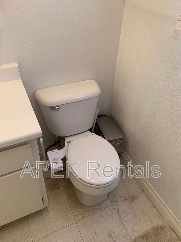 Building Photo - 61493 Desert Air Rd