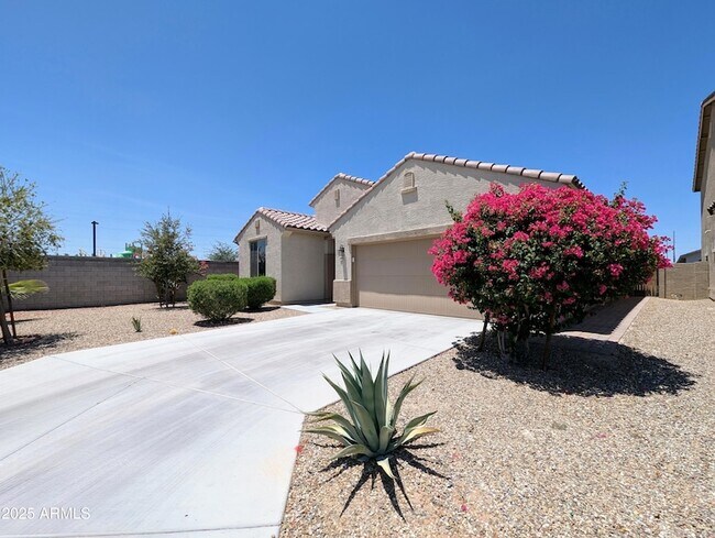 Building Photo - 6952 W Golden Ln