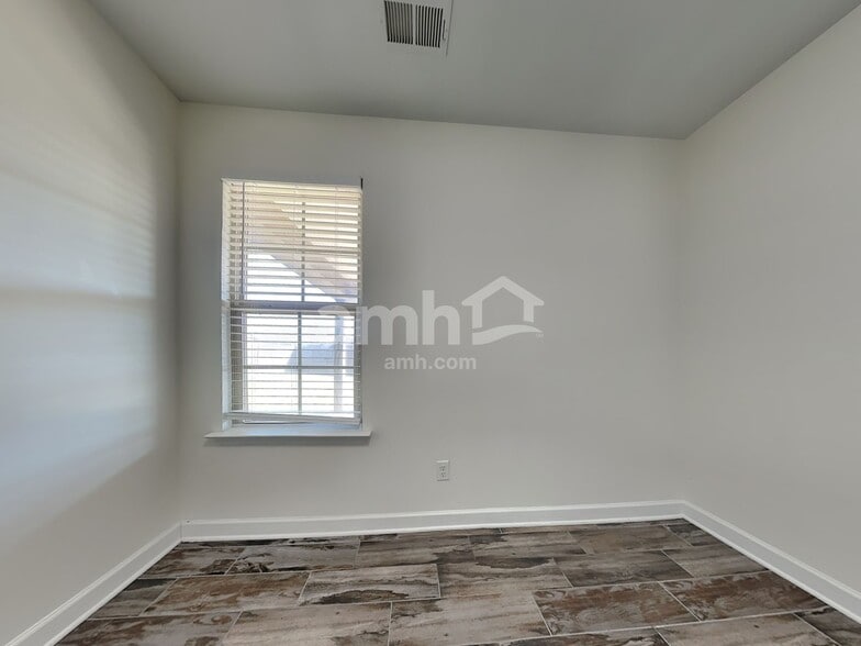 Building Photo - 2653 Molly Ln