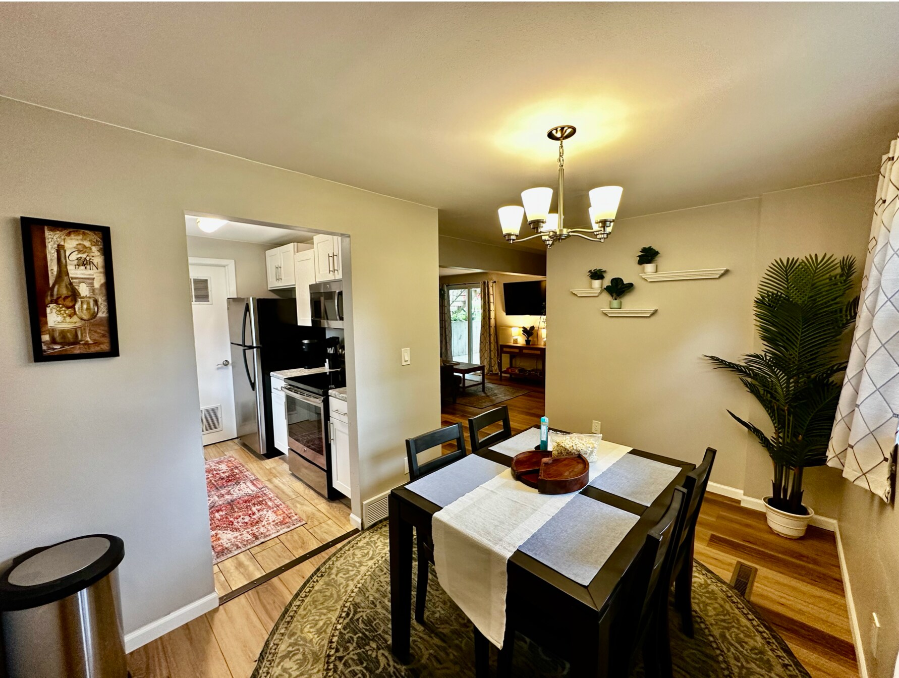 Building Photo - 5801 Williamsburg Way