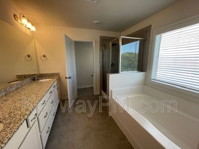 Building Photo - 6058 High Top Ln