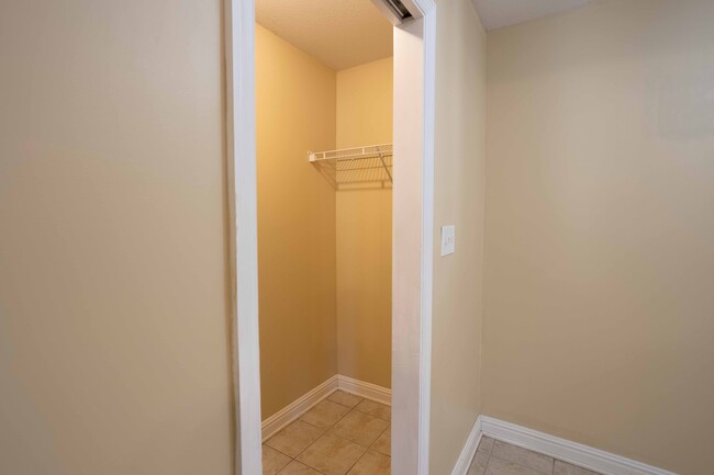 Laundry room w/ pocket door - 3525 Ford Rd