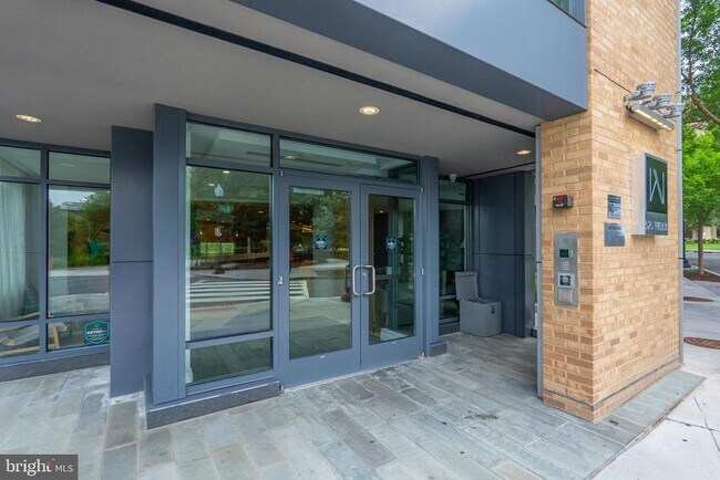 Building Photo - 525 Water St SW