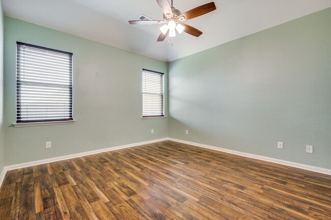 Building Photo - 3015 Watercrest Dr