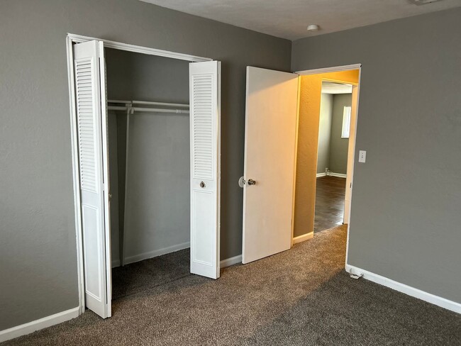 Building Photo - Forest Court Apartment Homes