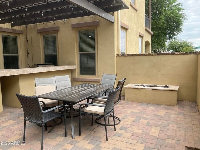 Building Photo - 20893 W Cora Vista