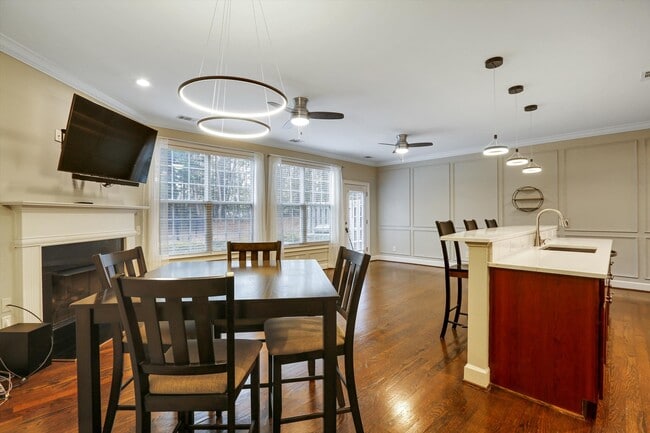 Building Photo - 2849 Jordan Oaks Ln