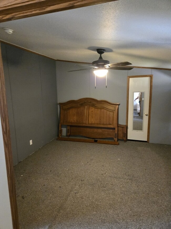 Building Photo - Owner financing available