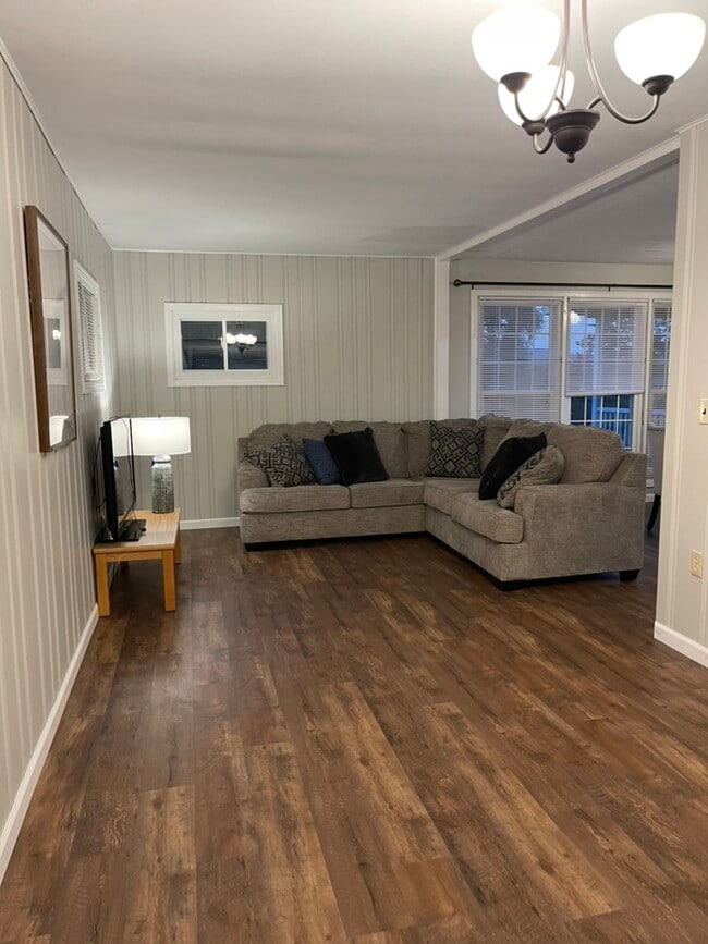 Building Photo - 1535 Kaiser Ave