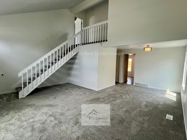 Building Photo - 8145 Camfield Cir