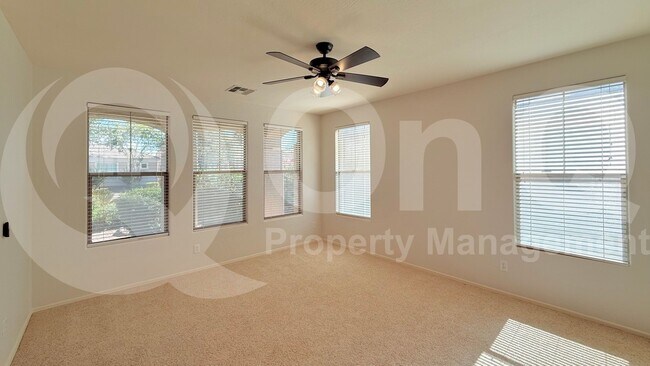 Building Photo - 3316 E Kingbird Pl