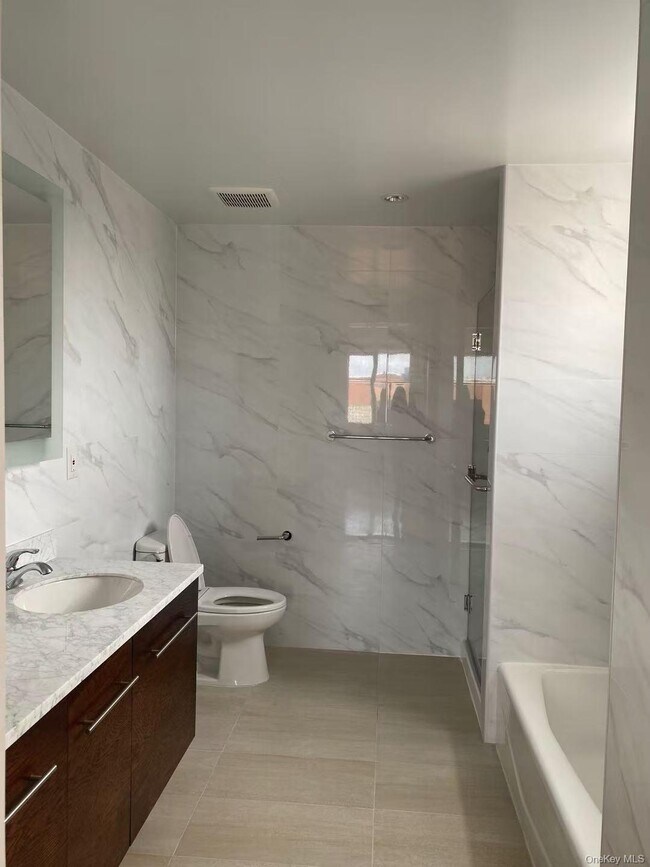 Building Photo - 136-46 41st Ave