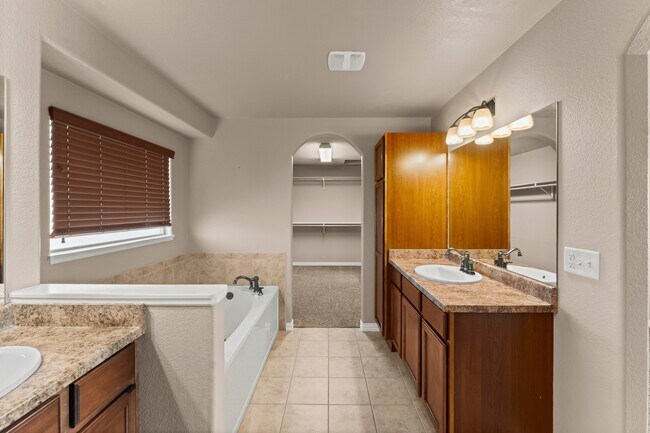 Building Photo - 7578 Chasewood Loop