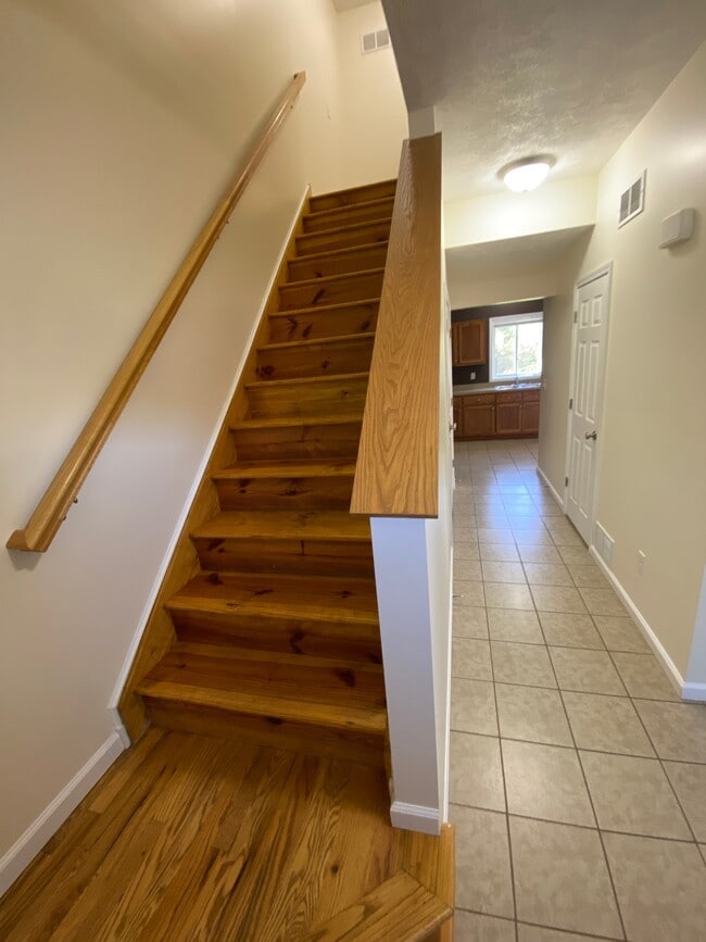 Building Photo - 204 Betsinger Rd