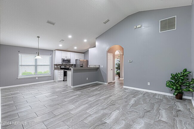 Building Photo - 2243 Trailwood Dr